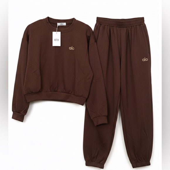 Alo Yoga Brown Set - Cropped Sweatshirt & Joggers - 3D Rubber Logo - Picture 4 of 4